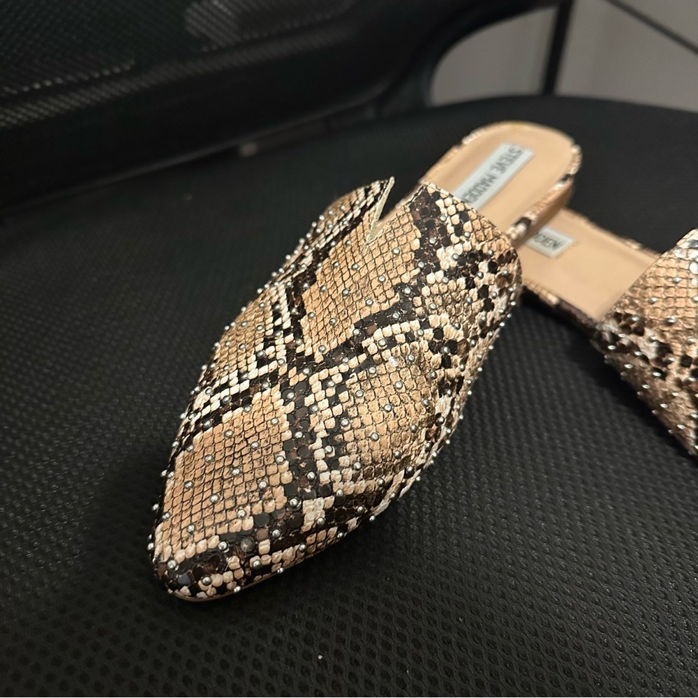 Steve Madden Snake Slide On Flats, Size 9.5 Womens - image 5